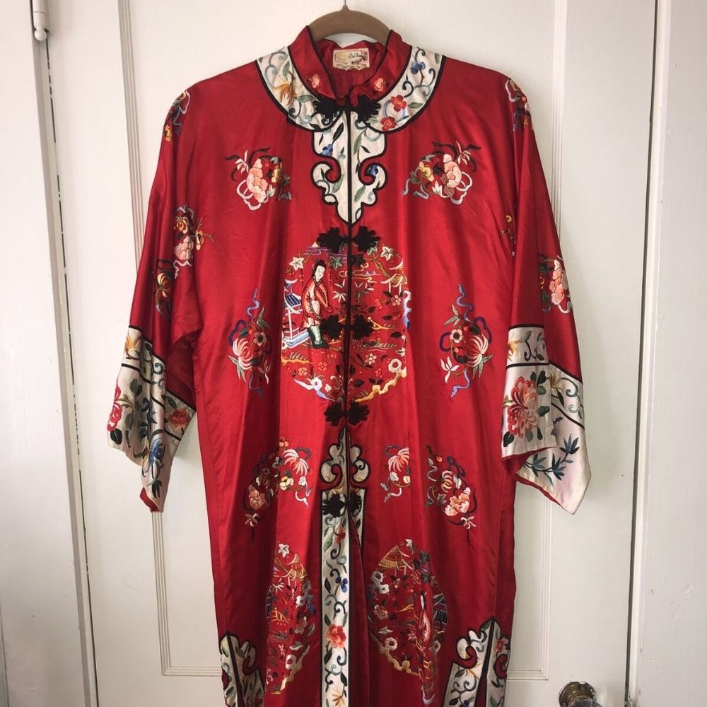 Vintage "Bai Hua" Silk Embroidered Chinese Robe